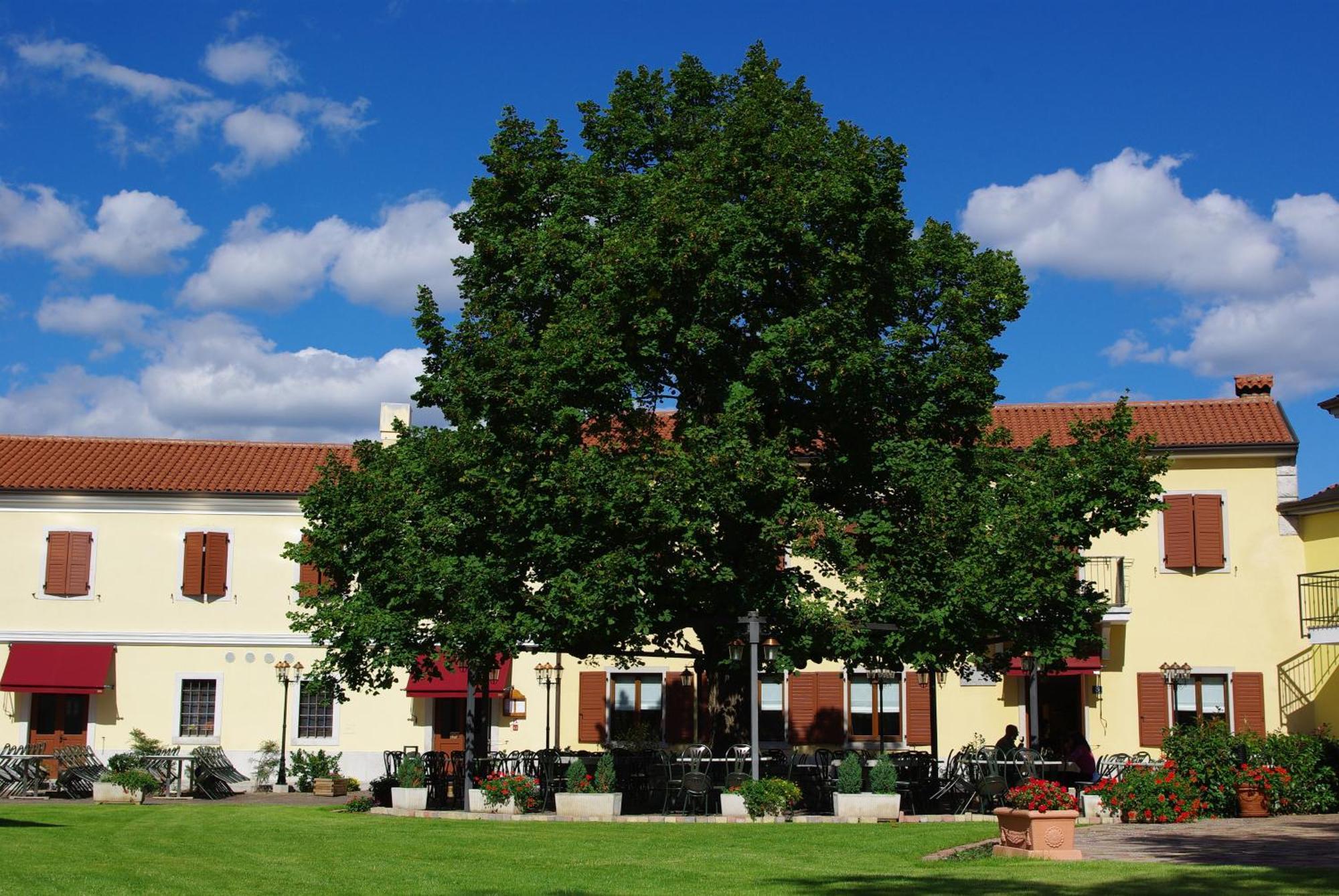 Dependance Lipa Hotel Basovizza Exterior photo